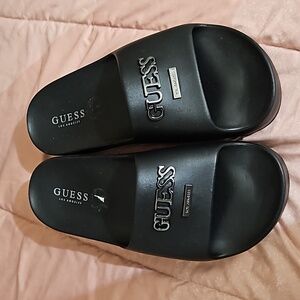 Guess platfrom Slides